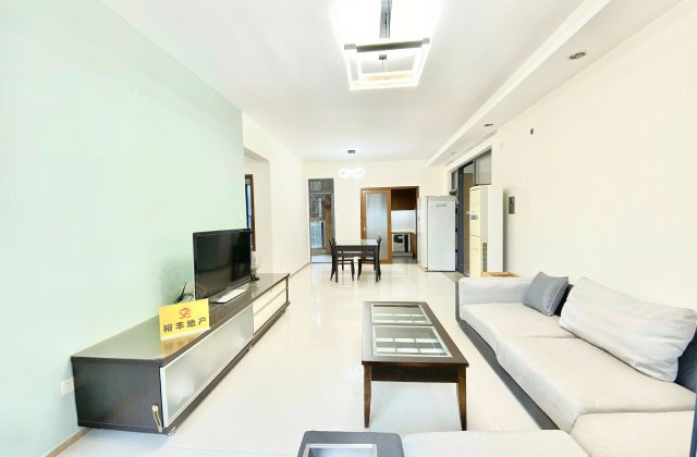 Oasis Home Villa, single-family villa with large lawn, home office for rent